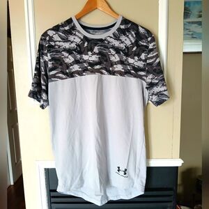 Under Armour Men's Loose Heatgear Shirt Size Medium